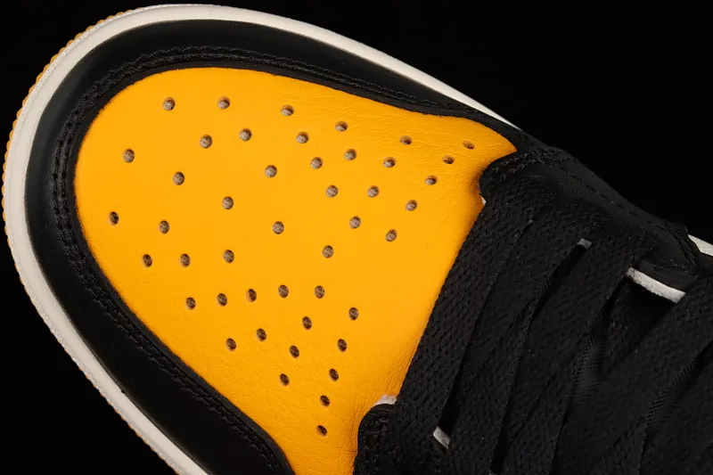 All categories Air Jordan Jordan series basketball shoes Air Jordan 1 High pure original version Air Jordan 1 Retro High OG AJ1 Joe 1 black and yellow toe 555088-711